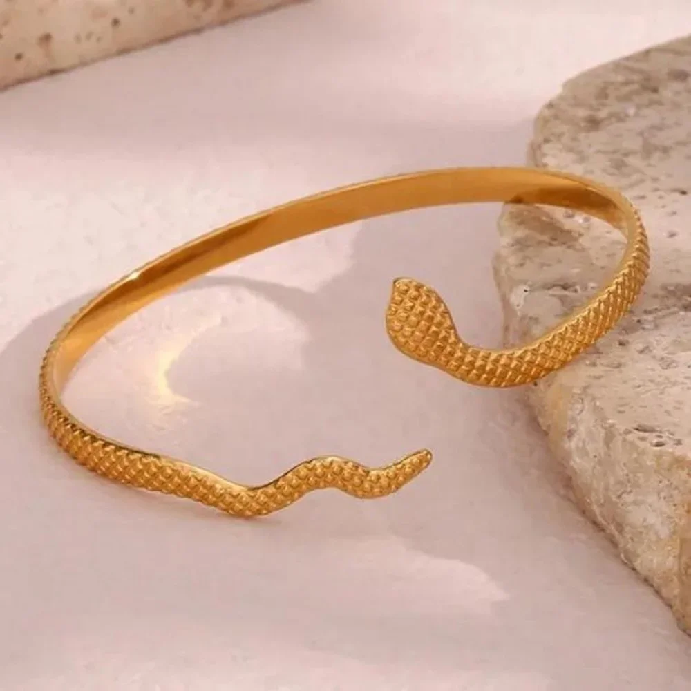 NEW ADJUSTABLE 18K GOLD BANGLE BRACELET, NICE BRACELET, CUTE BRACELET - Picture 2 of 6